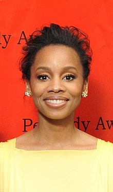 How tall is Anika Noni Rose?